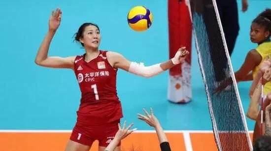 这次军运会开幕式,袁心玥脱稿宣誓一气呵成得《人民日报》称赞,怎么看女排姑娘的风采 - 体育赛事直播