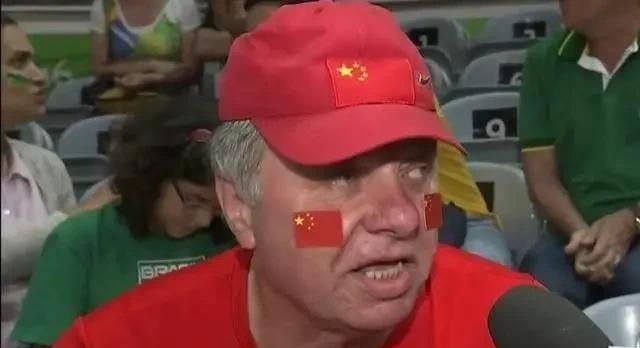 这次军运会开幕式,袁心玥脱稿宣誓一气呵成得《人民日报》称赞,怎么看女排姑娘的风采 - 体育赛事直播