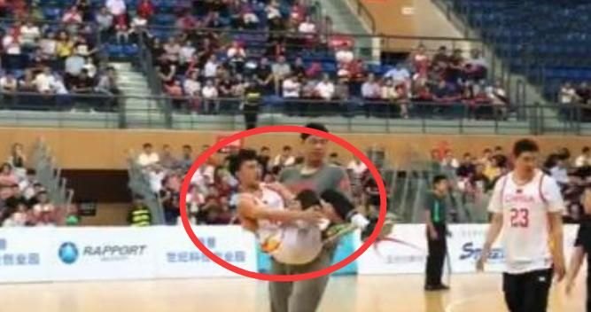 广厦队医介绍苏若禹的治疗方案:治疗师发功治病,你怎么看 - 体育赛事直播