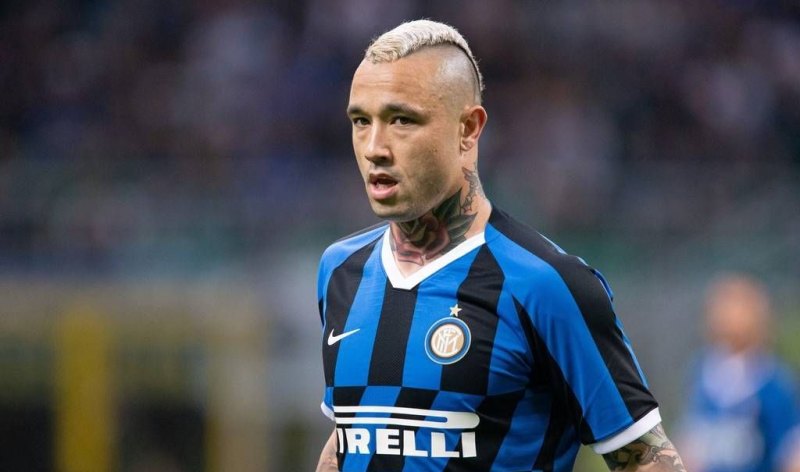 欧冠巴萨3-3国米,莱万10分钟2球救主,巴萨还能出线吗 - 体育赛事直播