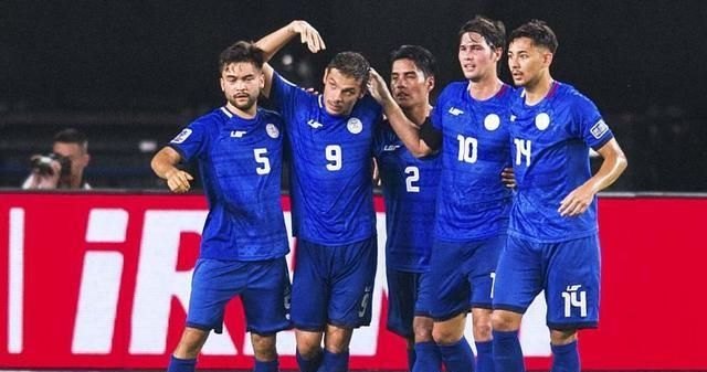 菲律宾公布了与中国男足热身赛的17人大名单,其中16人为归化球员,对此你怎么看 - 体育赛事直播