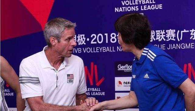 中国女排多次输给美国女排,但美国女排教练基拉里却对郎平毕恭毕敬,这是为什么 中国女排多次输给美国女排,但美国女排教练基拉里却对郎平毕恭毕敬,这是为什么 - 体育赛事直播