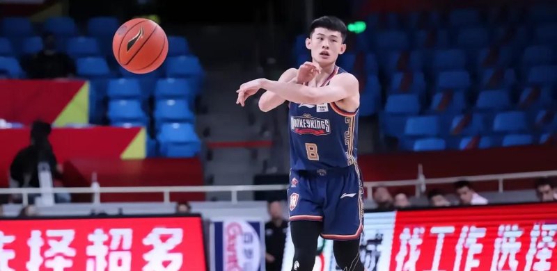 同曦神奇一球!王岚嵚压哨抛投三分,预定本轮最佳,是蒙的吗 同曦神奇一球!王岚嵚压哨抛投三分,预定本轮最佳,是蒙的吗 - 体育赛事直播